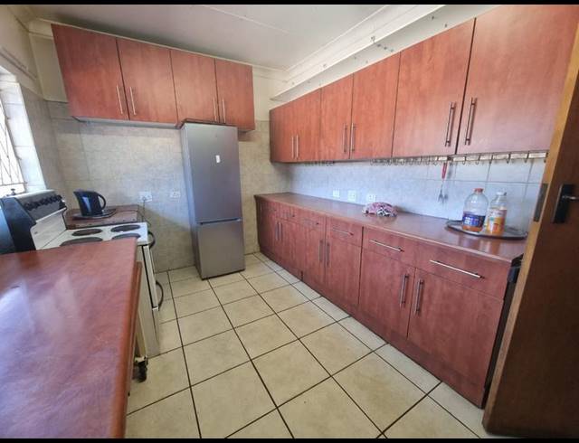 4 BEDROOM HOUSE FOR SALE IN BRACKENHURST